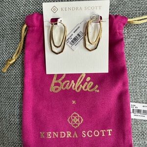 💗 NWT Kendra Scott Pink Barbie Hoops